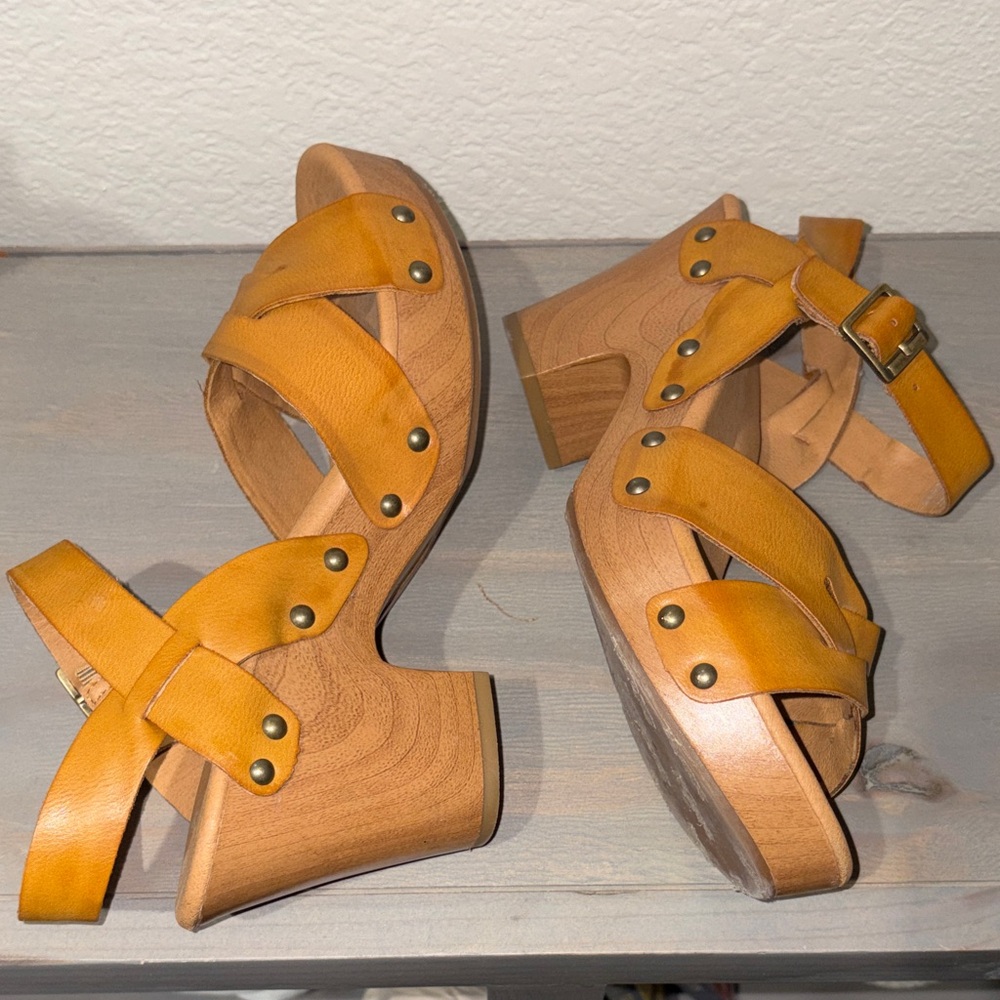 Kork-Ease Mustard Platform Sandals - Picture 8 of 16